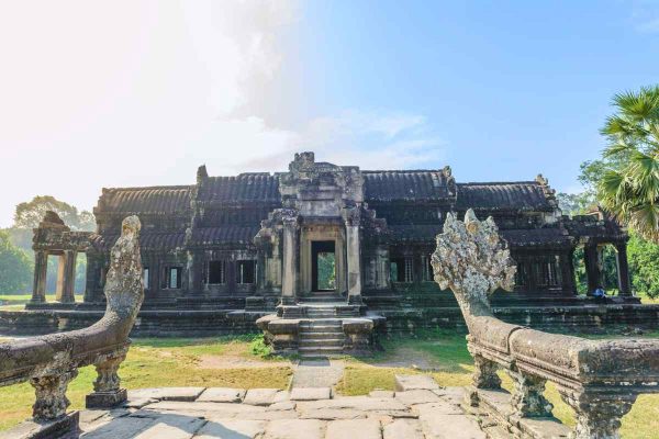 Angkor Temple Cycling Tour with Sunset