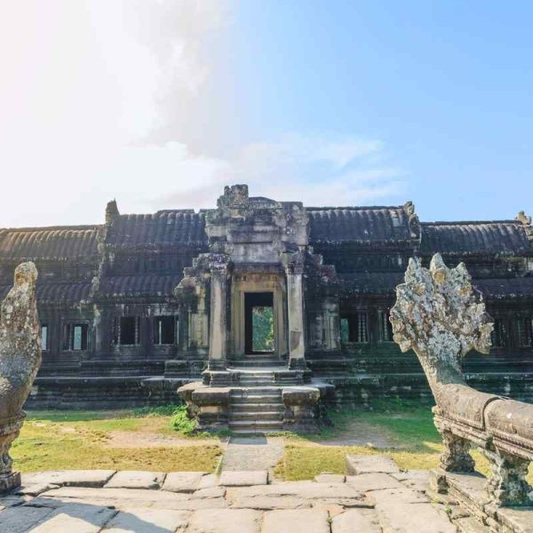 Angkor Temple Cycling Tour with Sunset