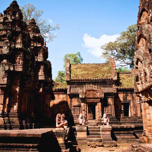 Banteay Srey & Grand Temple Cycling Tour