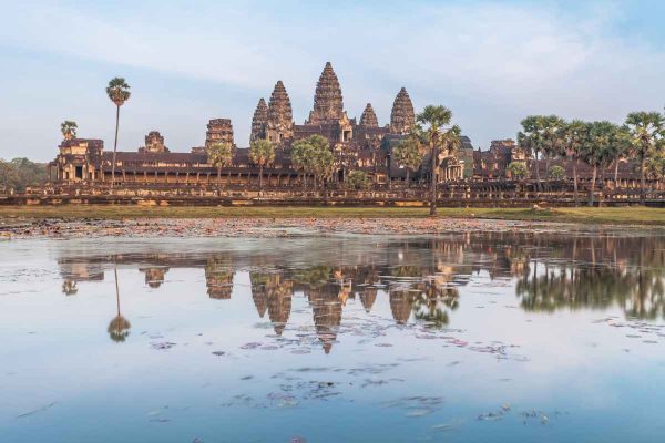 Happy Family Angkor Temple Cycling Tour for Half-Day